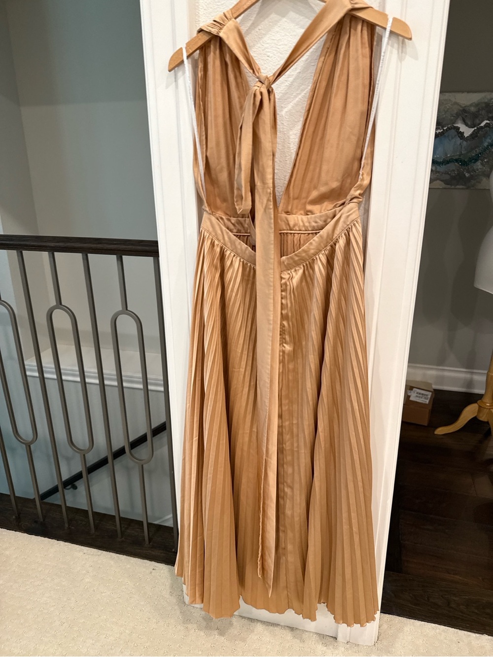 L’IDÉE Moderniste Pleated Halter Maxi Gown Champagne Gold Size 10 - Picture 4 of 7
